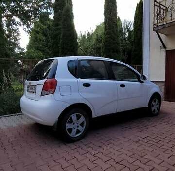 Белый Шевроле Авео, объемом двигателя 1.5 л и пробегом 295 тыс. км за 3000 $, фото 4 на Automoto.ua