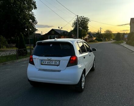 Белый Шевроле Авео, объемом двигателя 1.5 л и пробегом 213 тыс. км за 2350 $, фото 4 на Automoto.ua