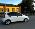 Белый Шевроле Авео, объемом двигателя 1.5 л и пробегом 213 тыс. км за 2350 $, фото 3 на Automoto.ua