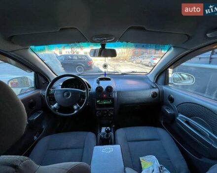 Белый Шевроле Авео, объемом двигателя 1.5 л и пробегом 300 тыс. км за 4131 $, фото 5 на Automoto.ua