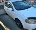 Белый Шевроле Авео, объемом двигателя 1.5 л и пробегом 300 тыс. км за 4029 $, фото 3 на Automoto.ua