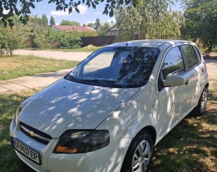 Белый Шевроле Авео, объемом двигателя 1.5 л и пробегом 200 тыс. км за 2500 $, фото 2 на Automoto.ua