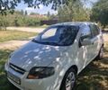 Белый Шевроле Авео, объемом двигателя 1.5 л и пробегом 200 тыс. км за 2500 $, фото 2 на Automoto.ua