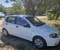 Белый Шевроле Авео, объемом двигателя 1.5 л и пробегом 200 тыс. км за 2500 $, фото 1 на Automoto.ua