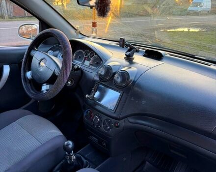 Белый Шевроле Авео, объемом двигателя 1.5 л и пробегом 245 тыс. км за 3900 $, фото 5 на Automoto.ua