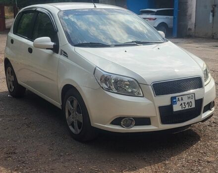 Белый Шевроле Авео, объемом двигателя 1.5 л и пробегом 250 тыс. км за 3950 $, фото 2 на Automoto.ua