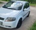 Белый Шевроле Авео, объемом двигателя 1.5 л и пробегом 186 тыс. км за 4000 $, фото 1 на Automoto.ua