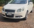 Белый Шевроле Авео, объемом двигателя 1.5 л и пробегом 250 тыс. км за 3950 $, фото 1 на Automoto.ua