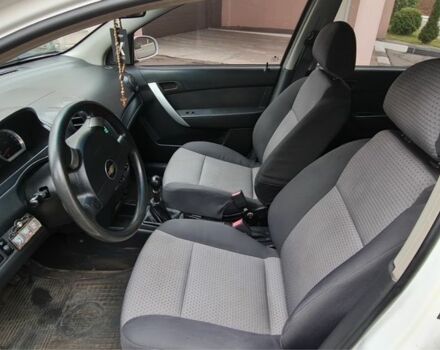 Білий Шевроле Авео, об'ємом двигуна 1.5 л та пробігом 80 тис. км за 4500 $, фото 6 на Automoto.ua