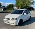 Белый Шевроле Авео, объемом двигателя 1.5 л и пробегом 310 тыс. км за 2500 $, фото 1 на Automoto.ua