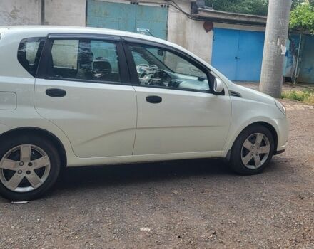 Белый Шевроле Авео, объемом двигателя 1.5 л и пробегом 250 тыс. км за 3950 $, фото 3 на Automoto.ua