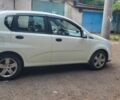 Белый Шевроле Авео, объемом двигателя 1.5 л и пробегом 250 тыс. км за 3950 $, фото 3 на Automoto.ua