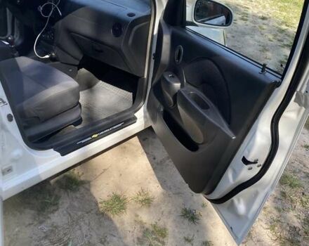 Білий Шевроле Авео, об'ємом двигуна 1.5 л та пробігом 262 тис. км за 2300 $, фото 2 на Automoto.ua