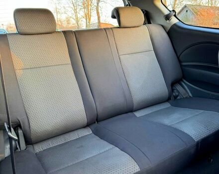 Белый Шевроле Авео, объемом двигателя 1.5 л и пробегом 245 тыс. км за 3900 $, фото 6 на Automoto.ua