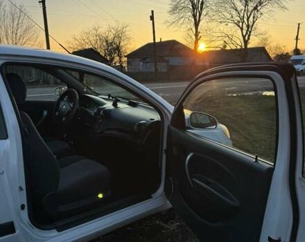 Белый Шевроле Авео, объемом двигателя 1.5 л и пробегом 245 тыс. км за 3890 $, фото 12 на Automoto.ua