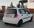 Белый Шевроле Авео, объемом двигателя 1.5 л и пробегом 202 тыс. км за 3850 $, фото 2 на Automoto.ua
