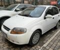Белый Шевроле Авео, объемом двигателя 1.5 л и пробегом 150 тыс. км за 3000 $, фото 1 на Automoto.ua