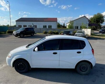 Белый Шевроле Авео, объемом двигателя 1.5 л и пробегом 310 тыс. км за 2500 $, фото 2 на Automoto.ua