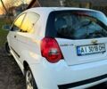 Белый Шевроле Авео, объемом двигателя 1.5 л и пробегом 245 тыс. км за 3900 $, фото 3 на Automoto.ua
