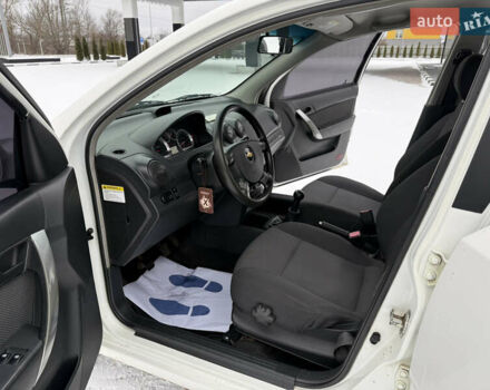 Білий Шевроле Авео, об'ємом двигуна 1.21 л та пробігом 227 тис. км за 2999 $, фото 14 на Automoto.ua