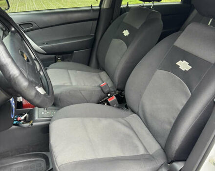 Белый Шевроле Авео, объемом двигателя 1.5 л и пробегом 109 тыс. км за 6299 $, фото 13 на Automoto.ua