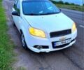 Белый Шевроле Авео, объемом двигателя 1.2 л и пробегом 250 тыс. км за 3090 $, фото 1 на Automoto.ua