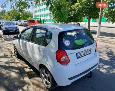 Белый Шевроле Авео, объемом двигателя 1.2 л и пробегом 207 тыс. км за 4700 $, фото 1 на Automoto.ua