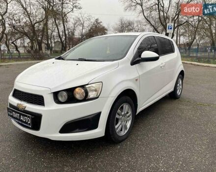 Белый Шевроле Авео, объемом двигателя 1.4 л и пробегом 139 тыс. км за 6400 $, фото 3 на Automoto.ua