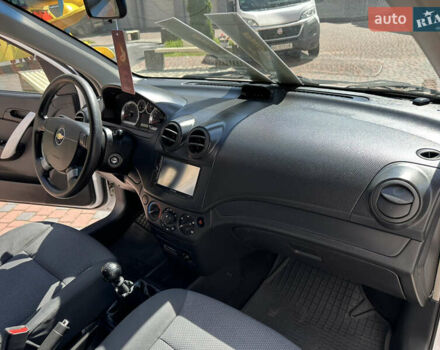 Білий Шевроле Авео, об'ємом двигуна 1.5 л та пробігом 81 тис. км за 4850 $, фото 141 на Automoto.ua