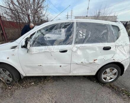 Белый Шевроле Авео, объемом двигателя 1.5 л и пробегом 35 тыс. км за 1600 $, фото 1 на Automoto.ua