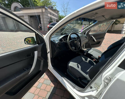 Білий Шевроле Авео, об'ємом двигуна 1.5 л та пробігом 81 тис. км за 4850 $, фото 127 на Automoto.ua