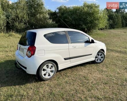 Белый Шевроле Авео, объемом двигателя 1.21 л и пробегом 200 тыс. км за 4200 $, фото 3 на Automoto.ua