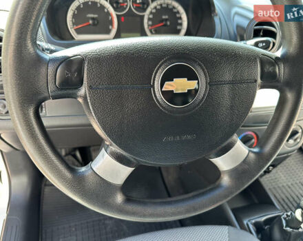 Білий Шевроле Авео, об'ємом двигуна 1.5 л та пробігом 81 тис. км за 4850 $, фото 109 на Automoto.ua