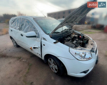 Белый Шевроле Авео, объемом двигателя 1.5 л и пробегом 35 тыс. км за 1600 $, фото 2 на Automoto.ua