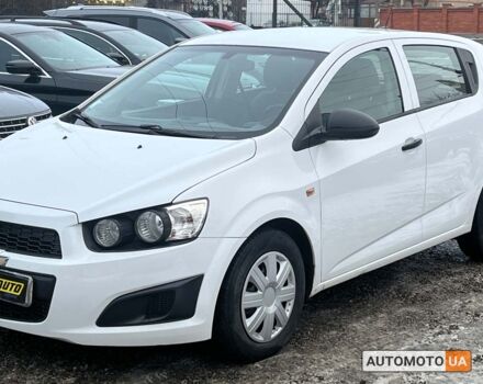 Белый Шевроле Авео, объемом двигателя 1.2 л и пробегом 139 тыс. км за 5700 $, фото 2 на Automoto.ua
