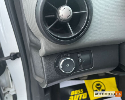 Белый Шевроле Авео, объемом двигателя 1.2 л и пробегом 139 тыс. км за 5700 $, фото 6 на Automoto.ua