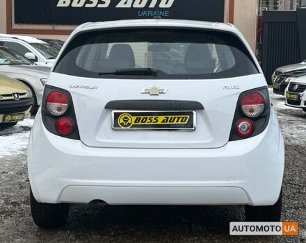Белый Шевроле Авео, объемом двигателя 1.2 л и пробегом 139 тыс. км за 5700 $, фото 3 на Automoto.ua