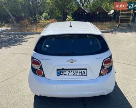 Белый Шевроле Авео, объемом двигателя 1.23 л и пробегом 187 тыс. км за 5800 $, фото 6 на Automoto.ua