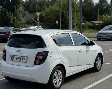 Білий Шевроле Авео, об'ємом двигуна 1.25 л та пробігом 325 тис. км за 4299 $, фото 2 на Automoto.ua