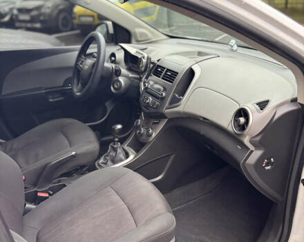 Шевроле Авео 2012 в Киеве на Automoto.ua Белый Шевроле Авео, объемом двигателя 1.25 л и пробегом 326 тыс. км за 4300 $, фото 6 на Automoto.ua