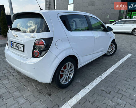 Белый Шевроле Авео, объемом двигателя 1.3 л и пробегом 270 тыс. км за 4900 $, фото 3 на Automoto.ua
