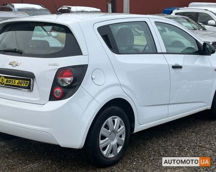 Белый Шевроле Авео, объемом двигателя 1.2 л и пробегом 139 тыс. км за 5700 $, фото 4 на Automoto.ua