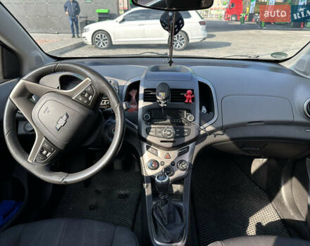 Белый Шевроле Авео, объемом двигателя 1.3 л и пробегом 270 тыс. км за 4900 $, фото 17 на Automoto.ua