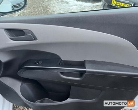 Белый Шевроле Авео, объемом двигателя 1.2 л и пробегом 139 тыс. км за 5700 $, фото 18 на Automoto.ua