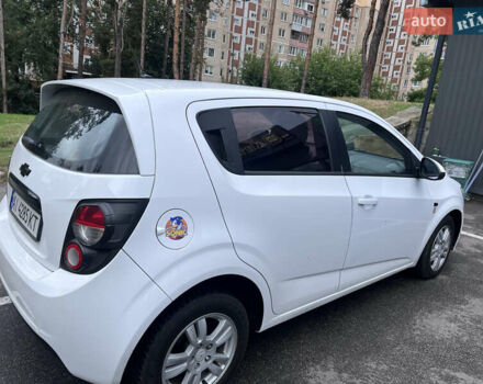 Белый Шевроле Авео, объемом двигателя 1.25 л и пробегом 349 тыс. км за 5000 $, фото 2 на Automoto.ua