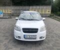 Белый Шевроле Авео, объемом двигателя 1.5 л и пробегом 225 тыс. км за 3200 $, фото 1 на Automoto.ua