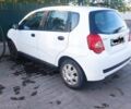 Белый Шевроле Авео, объемом двигателя 0 л и пробегом 239 тыс. км за 2400 $, фото 1 на Automoto.ua