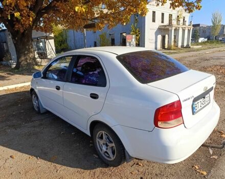 Белый Шевроле Авео, объемом двигателя 1.5 л и пробегом 210 тыс. км за 2400 $, фото 5 на Automoto.ua