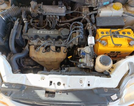 Белый Шевроле Авео, объемом двигателя 1.5 л и пробегом 210 тыс. км за 2400 $, фото 10 на Automoto.ua