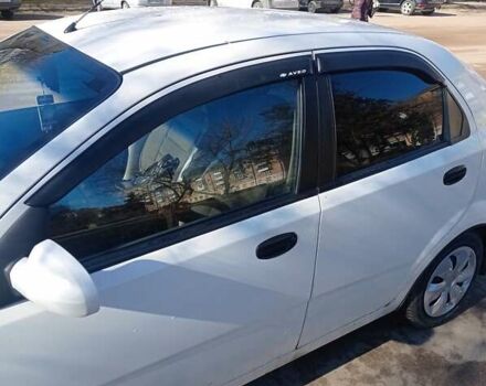 Білий Шевроле Авео, об'ємом двигуна 1.5 л та пробігом 295 тис. км за 3500 $, фото 1 на Automoto.ua